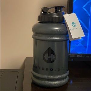 BLACK HYDROJUG WITH CAMO INSULATION SLEEVE